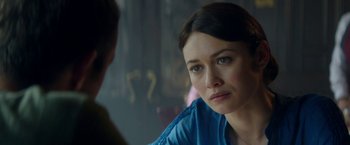 Movie still from “The November Man” (2014), directed by Roger Donaldson – A person sitting in front of a mirror; Close Up shot, Over the shoulder angle