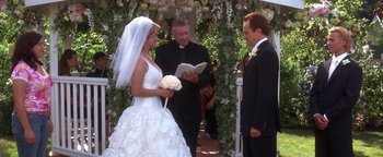 Movie still from “The Sisterhood of the Traveling Pants” (2005), directed by Ken Kwapis – A man and woman are standing in front of each other; Medium shot, Over the shoulder angle