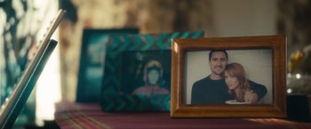Movie still from “The Skeleton Twins” (2014), directed by Craig Johnson – A picture of a man in a black shirt; Extreme Close Up shot, Over the shoulder angle