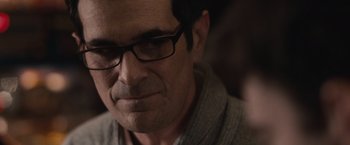 Movie still from “The Skeleton Twins” (2014), directed by Craig Johnson – A person wearing glasses; Close Up shot, Over the shoulder angle