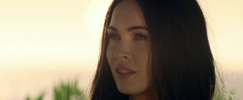 Movie still from “Zeroville” (2019), directed by James Franco – A woman's face in the sunlight; Close Up shot, Over the shoulder angle