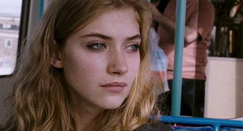 Movie still from “28 Weeks Later” (2007), directed by Juan Carlos Fresnadillo – A person on a bus; Close Up shot, Over the shoulder angle