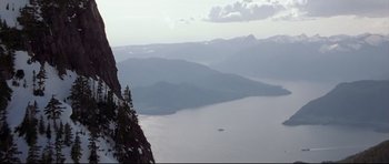 Movie still from “3000 Miles to Graceland” (2001), directed by Demian Lichtenstein – A view of a body of water from a mountain; Extreme Wide shot, Low angle