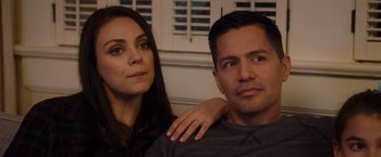Movie still from “A Bad Moms Christmas” (2017), directed by Scott Moore – A man and a woman sitting next to each other; Close Up shot, Over the shoulder angle