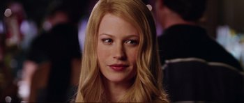 Movie still from “American Wedding” (2003), directed by Jesse Dylan – A person with blonde hair; Close Up shot, Low angle