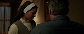 Movie still from “Annabelle: Creation” (2017), directed by David F. Sandberg – A man and a woman are talking to each other; Close Up shot, Over the shoulder angle