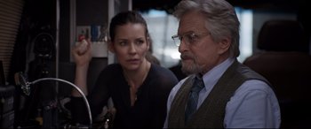 Movie still from “Ant-Man and the Wasp” (2018), directed by Peyton Reed – A man and a woman standing next to each other; Close Up shot, Over the shoulder angle