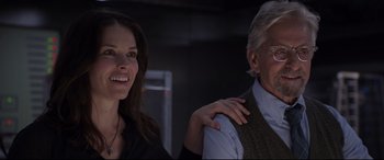 Movie still from “Ant-Man and the Wasp” (2018), directed by Peyton Reed – A man and a woman standing next to each other; Close Up shot, Over the shoulder angle