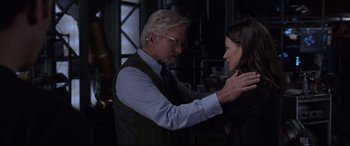 Movie still from “Ant-Man and the Wasp” (2018), directed by Peyton Reed – A man and a woman standing next to each other; Medium shot, Over the shoulder angle