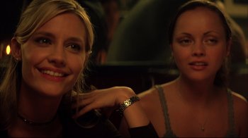 Movie still from “Anything Else” (2003), directed by Woody Allen – Two beautiful young women sitting next to each other; Close Up shot, Over the shoulder angle