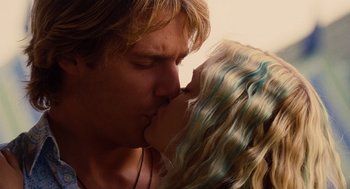 Movie still from “Aquamarine” (2006), directed by Elizabeth Allen Rosenbaum – A man and a woman kissing each other; Close Up shot, Low angle