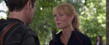 Movie still from “Avengers: Infinity War” (2018), directed by Anthony Russo – Close Up shot, Over the shoulder angle