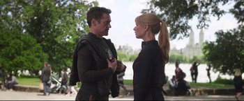 Movie still from “Avengers: Infinity War” (2018), directed by Anthony Russo – Medium shot, Over the shoulder angle