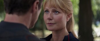 Movie still from “Avengers: Infinity War” (2018), directed by Anthony Russo – Close Up shot, Over the shoulder angle