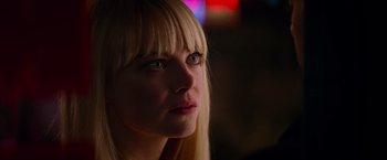 Movie still from “The Amazing Spider-Man 2” (2014), directed by Marc Webb – A person with long blonde hair; Close Up shot, Over the shoulder angle
