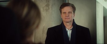Movie still from “Bridget Jones's Baby” (2016), directed by Sharon Maguire – A man looking at himself in the mirror; Close Up shot, Over the shoulder angle