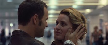 Movie still from “Café de Flore” (2011), directed by Jean-Marc Vallée – A man and a woman are looking at one another; Close Up shot, Over the shoulder angle