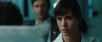 Movie still from “The Day the Earth Stood Still” (2008), directed by Scott Derrickson – A man and a woman are looking into the distance; Close Up shot, Over the shoulder angle