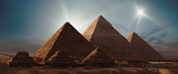 Movie still from “The Day the Earth Stood Still” (2008), directed by Scott Derrickson – A couple of large pyramids in the desert; Extreme Wide shot, Low angle