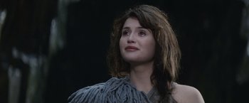 Movie still from “Clash of the Titans” (2010), directed by Louis Leterrier – A person wearing a sweater; Close Up shot, Over the shoulder angle