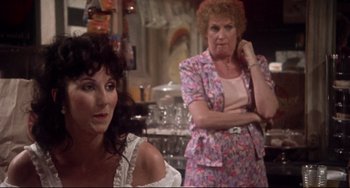 Movie still from “Come Back to the 5 & Dime Jimmy Dean, Jimmy Dean” (1982), directed by Robert Altman – Two women are standing in front of each other; Close Up shot, Over the shoulder angle