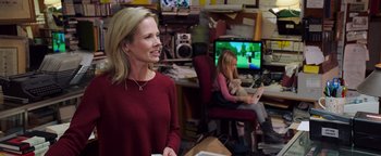 Movie still from “The Equalizer 2” (2018), directed by Antoine Fuqua – Two women are sitting in front of computer screens; Medium shot, Over the shoulder angle