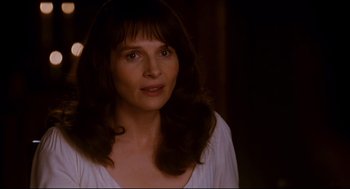 Movie still from “Dan in Real Life” (2007), directed by Peter Hedges – A person with long hair; Close Up shot, Over the shoulder angle