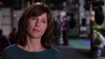 Movie still from “Death to Smoochy” (2002), directed by Danny DeVito – A person wearing a sweater; Close Up shot, Over the shoulder angle