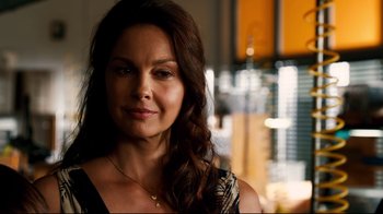 Movie still from “Dolphin Tale” (2011), directed by Charles Martin Smith – A person with long hair; Close Up shot, Over the shoulder angle