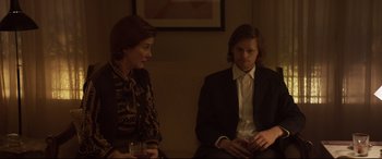 Movie still from “French Exit” (2020), directed by Azazel Jacobs – A man and a woman sitting next to each other; Medium shot, Over the shoulder angle