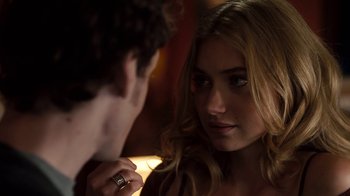 Movie still from “Fright Night” (2011), directed by Craig Gillespie – A man and a woman looking at each other in a mirror; Close Up shot, Over the shoulder angle