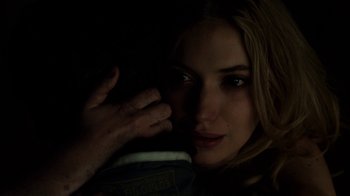 Movie still from “Fright Night” (2011), directed by Craig Gillespie – A woman is holding her hand up to her face; Close Up shot, Over the shoulder angle