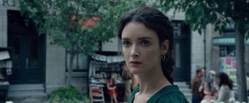 Movie still from “The Walk” (2015), directed by Robert Zemeckis – A person wearing a green shirt; Close Up shot, Over the shoulder angle