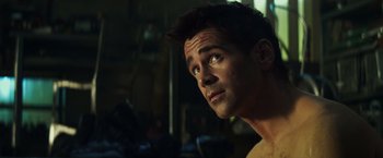 Movie still from “Total Recall” (2012), directed by Len Wiseman – Close Up shot, Over the shoulder angle