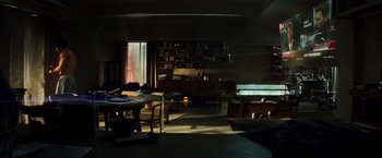 Movie still from “Total Recall” (2012), directed by Len Wiseman – Wide shot, High angle