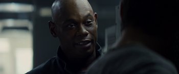 Movie still from “Total Recall” (2012), directed by Len Wiseman – Close Up shot, Over the shoulder angle