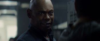 Movie still from “Total Recall” (2012), directed by Len Wiseman – Close Up shot, Over the shoulder angle