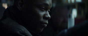 Movie still from “Total Recall” (2012), directed by Len Wiseman – Close Up shot, Over the shoulder angle