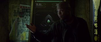 Movie still from “Total Recall” (2012), directed by Len Wiseman – Close Up shot, Over the shoulder angle