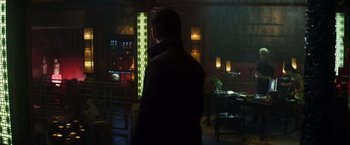 Movie still from “Total Recall” (2012), directed by Len Wiseman – Wide shot, Over the shoulder angle