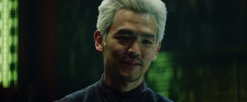 Movie still from “Total Recall” (2012), directed by Len Wiseman – Close Up shot, Over the shoulder angle