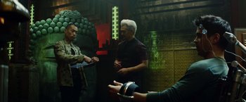 Movie still from “Total Recall” (2012), directed by Len Wiseman – Medium shot, Over the shoulder angle