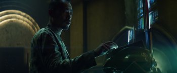 Movie still from “Total Recall” (2012), directed by Len Wiseman – Medium shot, Low angle