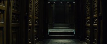 Movie still from “Total Recall” (2012), directed by Len Wiseman – Wide shot, Low angle