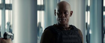 Movie still from “Total Recall” (2012), directed by Len Wiseman – Close Up shot, Over the shoulder angle