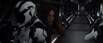 Movie still from “Total Recall” (2012), directed by Len Wiseman – Close Up shot, Over the shoulder angle