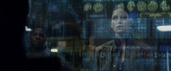 Movie still from “Total Recall” (2012), directed by Len Wiseman – Close Up shot, Over the shoulder angle