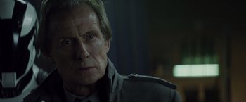 Movie still from “Total Recall” (2012), directed by Len Wiseman – Close Up shot, Over the shoulder angle
