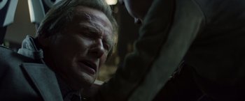 Movie still from “Total Recall” (2012), directed by Len Wiseman – Close Up shot, Over the shoulder angle