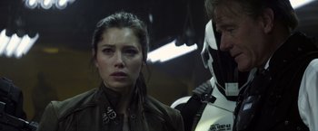 Movie still from “Total Recall” (2012), directed by Len Wiseman – Close Up shot, Over the shoulder angle